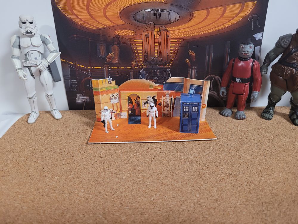 Micro Cantina Adventure Playset 